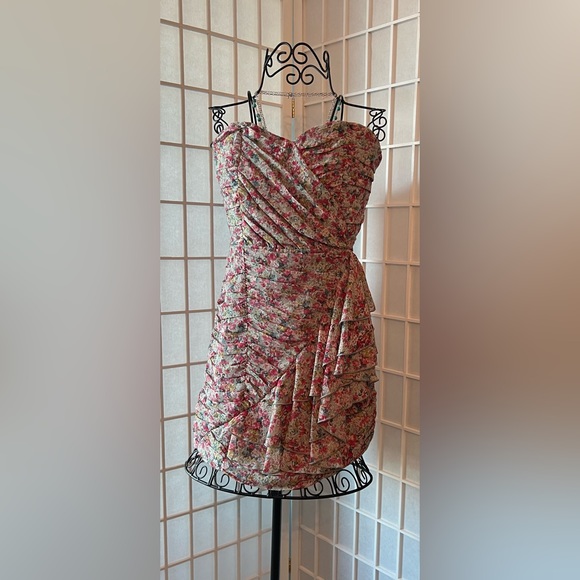 Dresses & Skirts - Strapless Floral Chiffon Pleated Mini Dress